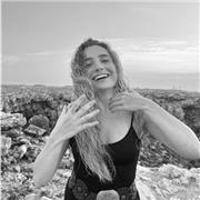 Ofrezco refuerzo escolar para alumnos de primaria y secundaria, así como ayuda en los deberes y la organización, especialidad en catalán y castellano